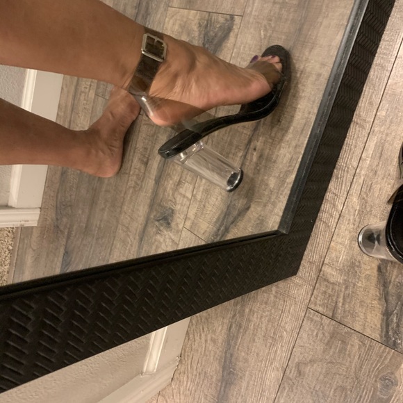 Shoes - Picture 4 of 4